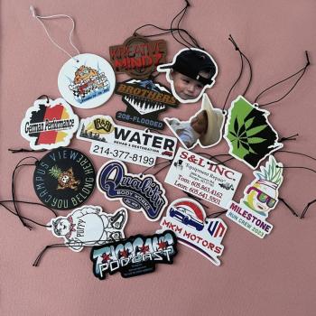 Individuelle Duftanhänger für Unternehmen – Produktion ab 1000 Stück | Xkeribom Workshop